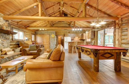 Cooke City-Silver Gate Cabin | Scenic Montana Cabin Rental ~ 1 Mi to Yellowstone!