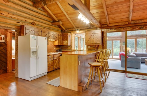 Cooke City-Silver Gate Cabin | Scenic Montana Cabin Rental ~ 1 Mi to Yellowstone!