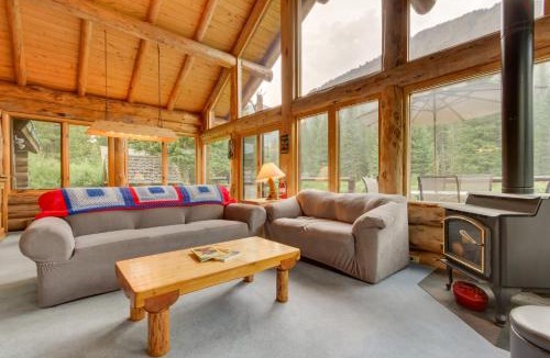 Cooke City-Silver Gate House | Scenic Montana Cabin Rental ~ 1 Mi to Yellowstone!