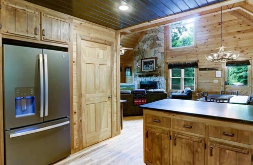 Foxfire Estates Cabin | Scenic Mountain Cabin w/Hot Tub & Fire Pit