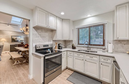 Perry Park House | Scenic Mountainside Home with Deck and Yard