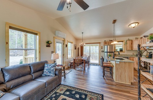 Murphy Cabin | Scenic Murphy Cabin w/Hot Tub, Fire Pit & Views