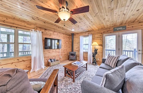 Murphy House | Scenic Murphy Escape with Hot Tub & Fire Pit!
