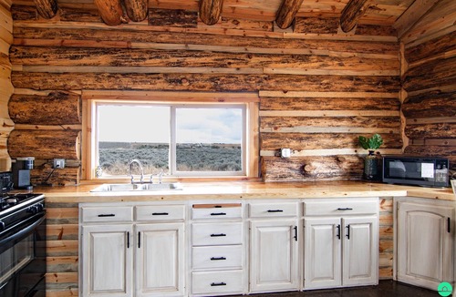 Blanding Cabin | Scenic Mustang Cabin