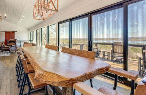 Fairfield Bay House | 'Scenic Overlook' - Luxe Greers Ferry Hideaway!