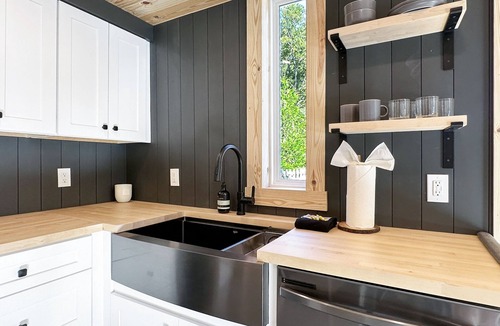 Summerville House | Scenic Retreat