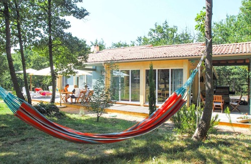 Quillan House | Scenic Retreat w/Terrace