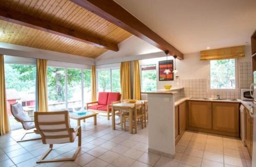 Quillan House | Scenic Retreat w Terrace