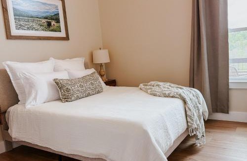 Court House House | Scenic Ridge Retreat with Fire Pit Near Floyd, VA