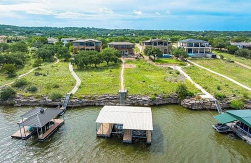 Highland Lake Estates House | Scenic riverfront home w boat access, private pool/hot tub - close to shopping