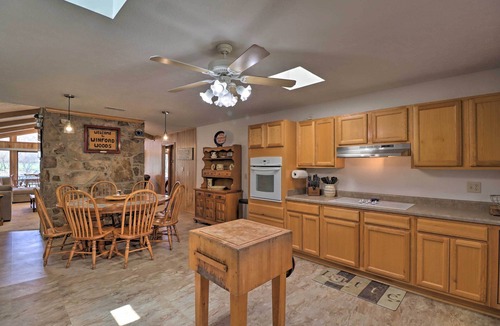 Lone Rock House | Scenic Riverview Getaway w/Screened Porch!