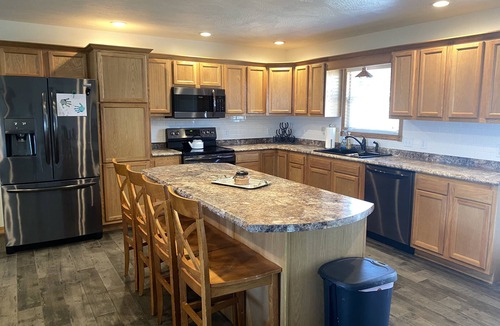 Eminence House | Scenic Riverways Retreat - 3 BDRM House Minutes from Jacks Fork River