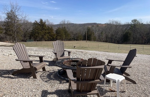 Eminence House | Scenic Riverways Retreat - 3 BDRM House Minutes from Jacks Fork River