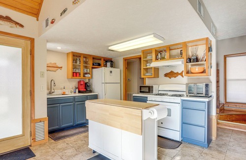 Mountain Home House | Scenic Sanctuary on the White River! Family Home
