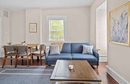 St. Charles Apartment | Scenic South Main Apartment with Breathtaking Views for 3 Guests