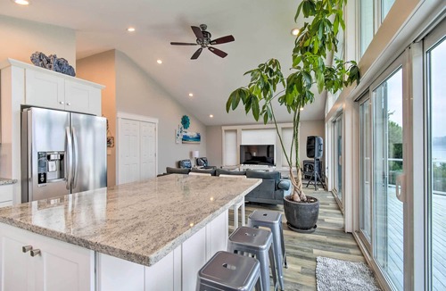 Allyn-Grapeview House | Scenic & Spacious Getaway on North Bay w/Deck!