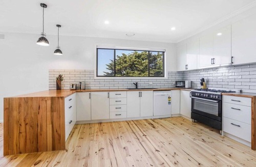 Highton House | Scenic Stay I Short or Long Term