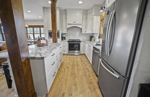 McCall House | Scenic, Stylish, Serene, & close to everything!