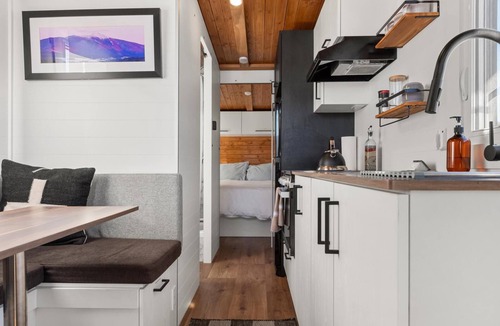 Morrisville House | Scenic Tiny Home, Five Minutes to Stowe Main St!