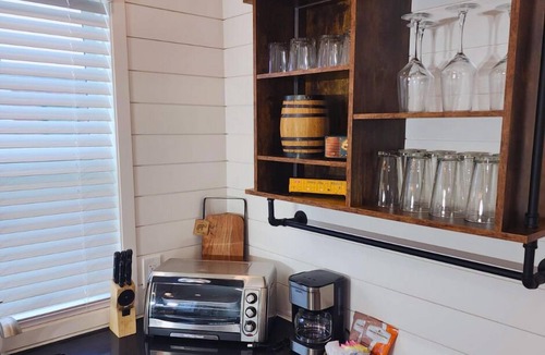Fredericksburg Cottage | Scenic Train-Themed Stay with Rooftop Deck & Pool
