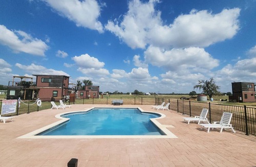Fredericksburg Cottage | Scenic Train-Themed Stay with Rooftop Deck & Pool