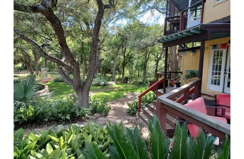 Manchaca Apartment | Scenic Treehouse Apartment