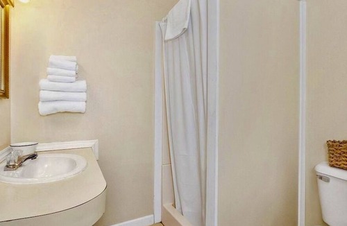 Lansing House | Scenic Valley #1