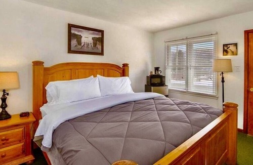 Lansing House | Scenic Valley #1