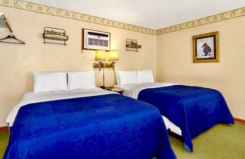 Lansing House | Scenic Valley #1