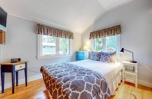 Naples House | Scenic View Cottage