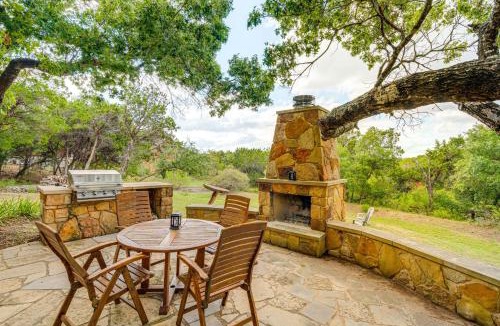Jonestown House | Scenic View! Resort-Style Lake Travis Group Escape