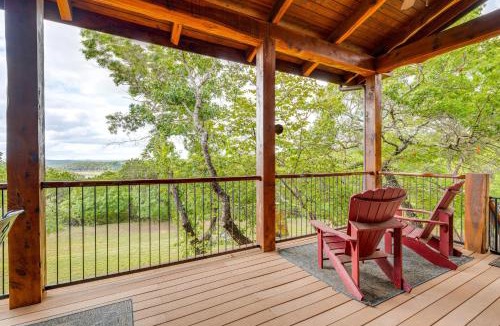 Jonestown House | Scenic View! Resort-Style Lake Travis Group Escape