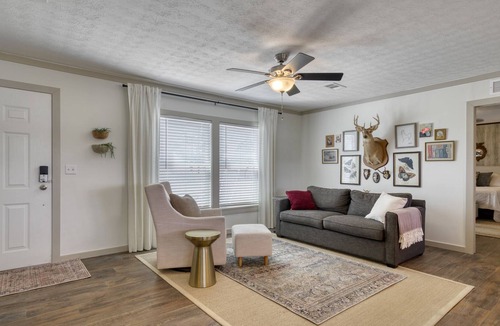 Fayette County House | Scenic Views 10 minutes to Round top