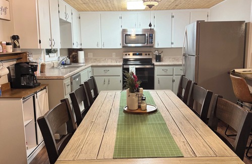 Marshall Cottage | Scenic views, Fire Pit, CozynClose to the Buffalo National RivernPet friendly
