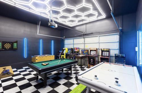 Saratoga Springs House | Scenic Views with arcade room