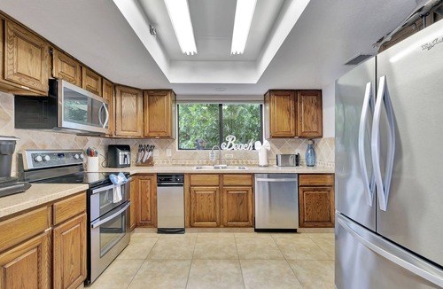 Oldsmar House | Scenic Waterfront Getaway – Private Stay