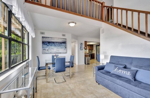 Oldsmar House | Scenic Waterfront Getaway – Private Stay