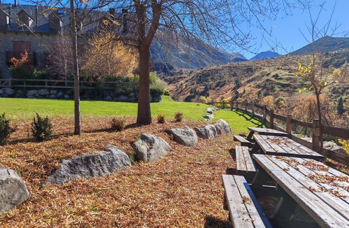 Pla de l'Ermita Apartment | Schöne Triplex mit Garten und Wifi Puig Falcó 1 Vall de Boí by Interhome