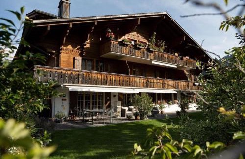 Saanen Apartment | Schützenweg 2 - Central & Cozy by Heiti Gstaad