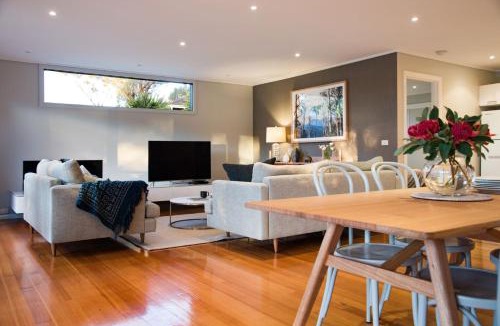 Hepburn House | Schafhalle