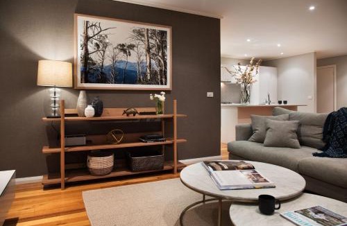 Hepburn House | Schafhalle