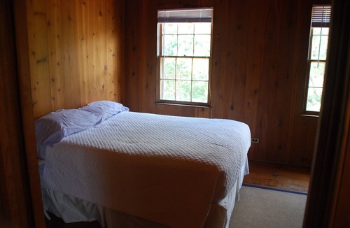 Beach Hampton Cottage | Scheffer Beach Cottage, 200 Yards from Private Beach