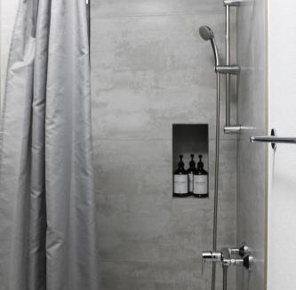 Bilten Apartment | Schickes Studio mit eigenem Bad & Küche