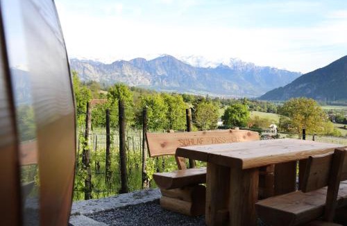 Maienfeld Bed & Breakfast | Schlaf-Fass Maienfeld