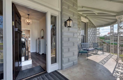 New Braunfels House | Schlitterbahn Retreat - Sleeps 28