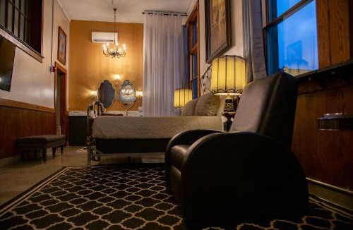 Neighborhood of the Arts Apartment | School 31 Lofts