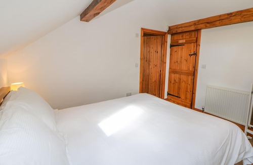 Longnor Cottage | SCHOOL HOUSE COTTAGE, pet friendly, with open fire in Longnor