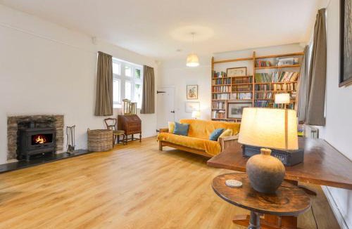 Ivybridge House | School House