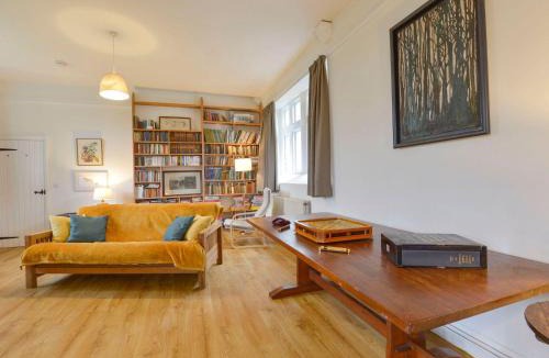 Ivybridge House | School House