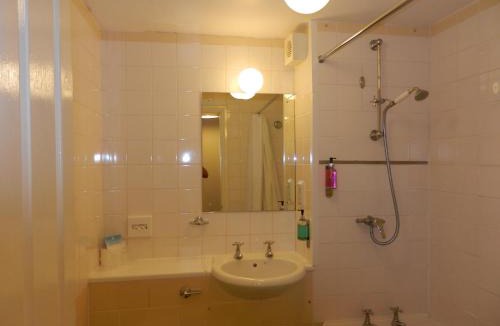 Hook Hotel | Schoolhouse Restaurant and Hotel